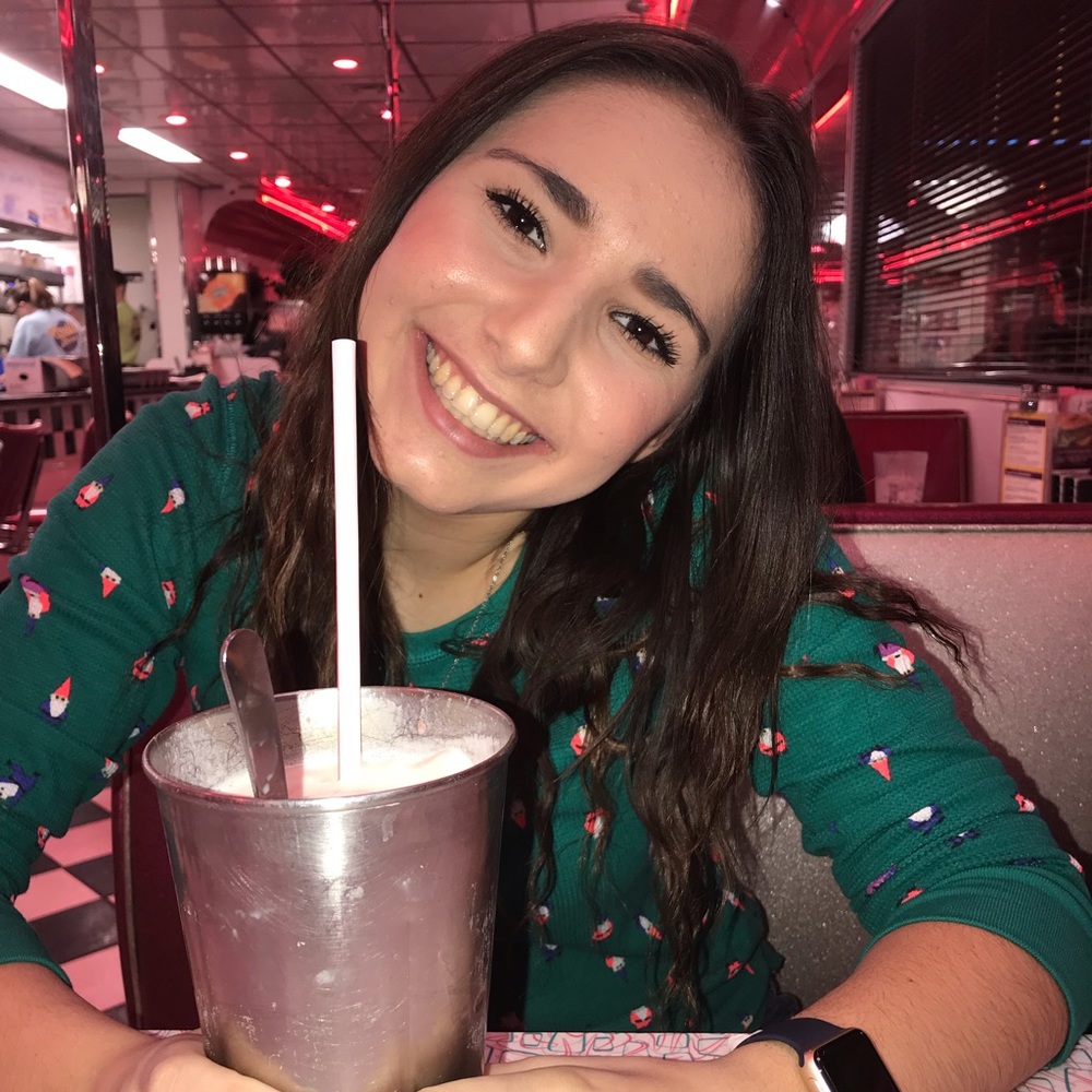 Meet your Posher, Alexis